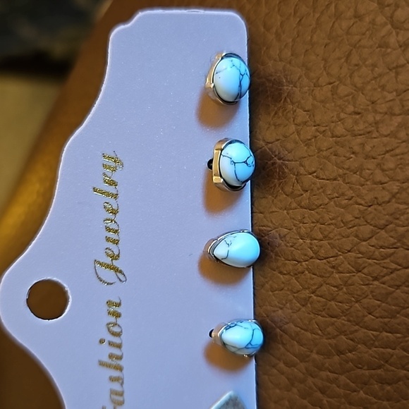 3/$20 VTG Set of Three Pair Light Blue Gemstone Square Stud Earrings - Picture 2 of 4